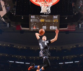 开云体育视频直播-当文艺复兴之城遇见波斯铁骑，孔德满分之夜，一场超越足球的对话