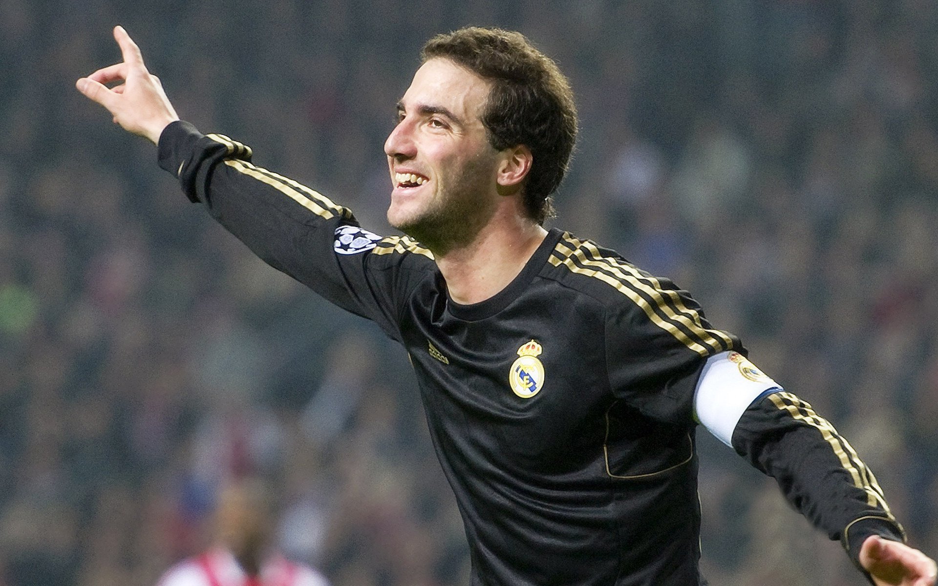 C罗爆发引领葡萄牙狂胜,尼日利亚补时绝杀哥伦比亚上演逆转奇迹